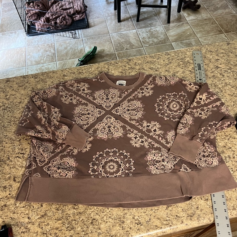 American Eagle Seriously lived in Dusty mauve Brown Paisley oversized sweatshirt - Picture 3 of 9